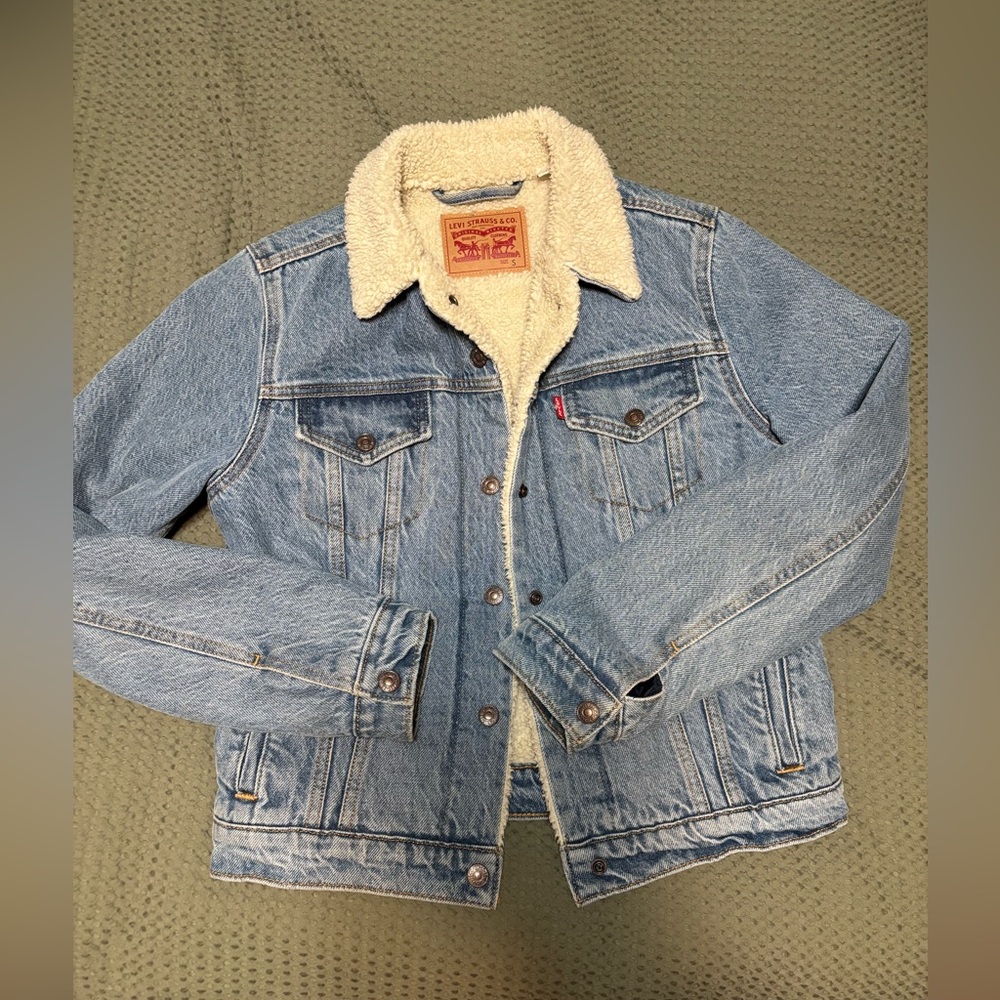 Levi's Blue Jean Jacket with Cream Sherpa Lining